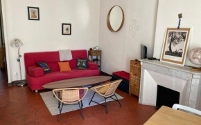 Joli T2 dans le quartier animé de La Plaine à Marseille by Weekome
